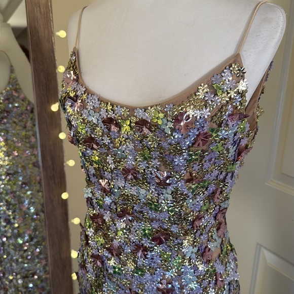 MAC DUGGAL
Multicolor Sleeveless Floral Paillette Embellished Mesh Gown - Picture 5 of 17